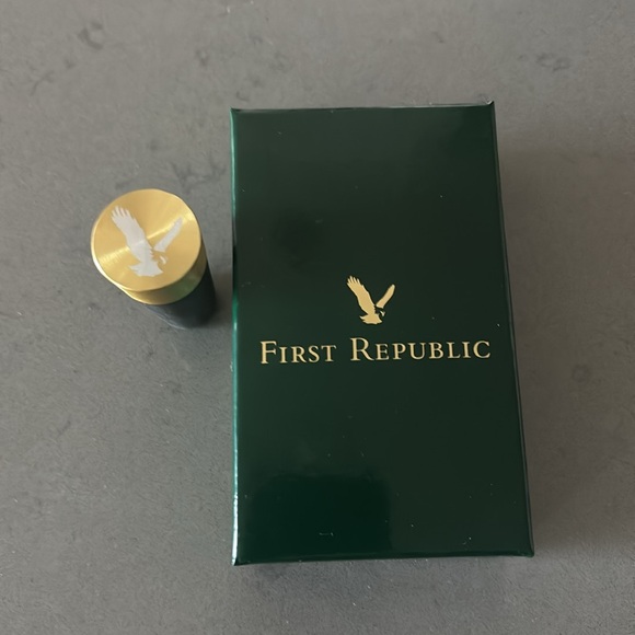 FIRST REPUBLIC BANK Wine Stopper Eagle Logo - Picture 5 of 5